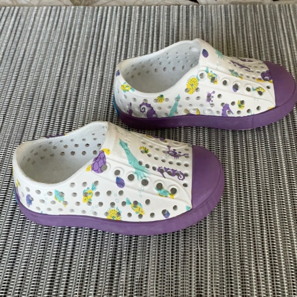 Native Jefferson shoes size c4